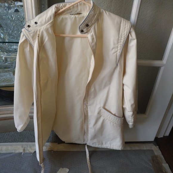 WOMENS CREAM LIGHTWEIGHT JACKET W/ BLUE-GRAY TRIM - Picture 2 of 6